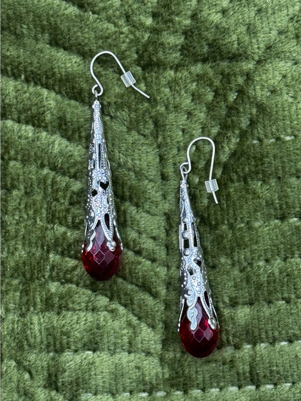 Earrings Silver Filigree Drop w/ Red Crystals - Picture 2 of 3